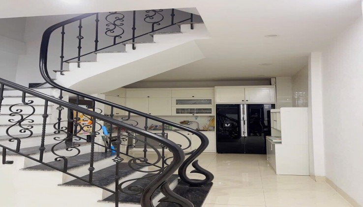 CHO THUÊ NHÀ ĐẸP TRẦN KHÁT CHÂN, 36M2, 5 TẦNG, 4 NGỦ, 3 WC, 16 TRIỆU.
